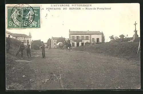 AK La Fontaine du Berger, Route de Pontgibaud