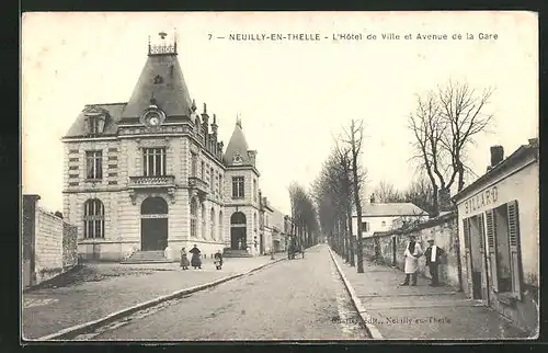 AK Neuilly-en-Thelle, L'Hotel de Ville et Avenue de la Gare