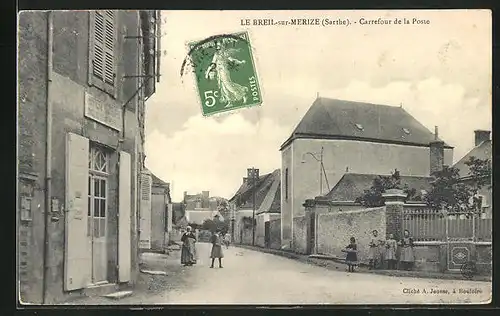 AK Le Breil-sur-Merize, Carrefour de la Poste