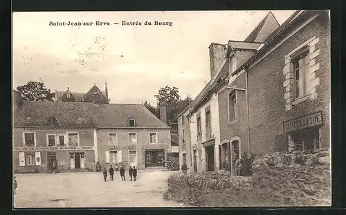 AK Saint-Jean-sur-Erve, Entrée du Bourg