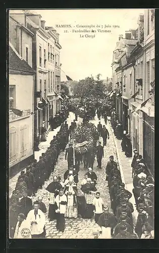 AK Mamers, Catastrophe 1904, Funérailles des Victimes, le Clergé
