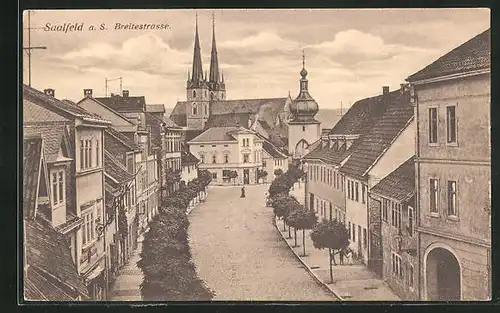 AK Saalfeld a.S., Breitestrasse mit Kirche aus der Vogelschau