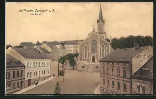 AK Schöneck i.V., Marktplatz mit Kirche aus der Vogelschau