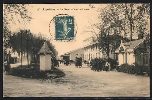 AK Aiguillon, la Gare, Cour intérieure