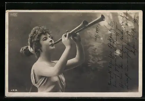 Foto-AK Atelier Reutlinger, Paris: junge Frau beim Musizieren