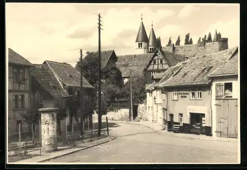 Fotografie Schott, Gerntode, Ansicht Gernrode / Harz, Bäckerei Otto Walter, Strassenansicht mit Litfasssäule