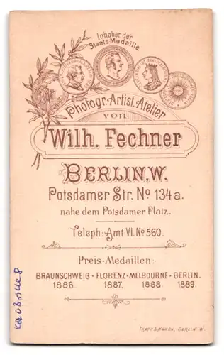 Fotografie Wilh. Fechner, Berlin, Potsdamer Str. 134 a, Stattlicher Herr mit Brille und Schnauzbart