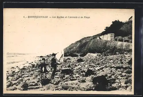 AK Hennequeville, Les Roches et l`Arrivée à la Plage