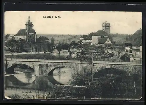 AK Lauffen a. N., Ortsansicht mit Kirche und Rathaus am Neckar