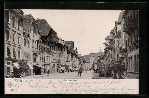 AK Waldshut, Hauptstrasse mit Geschäften und Unterem Tor