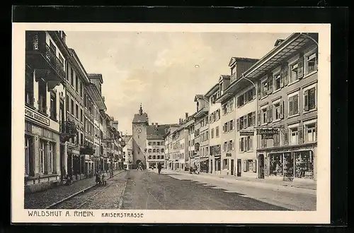 AK Waldshut a. Rhein, Kaiserstrasse mit Hotel Rebstock und Geschäften, Bahnpoststempel