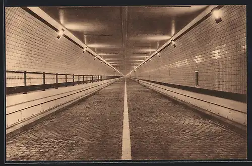 AK Anvers, Vue interieure du Tunnel pour vehicules sous l`Escaut, Eclairage Philora au Sodium