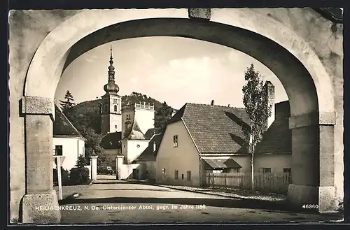 AK Heiligenkreuz, Cistercienser-Abtei, Torbogen
