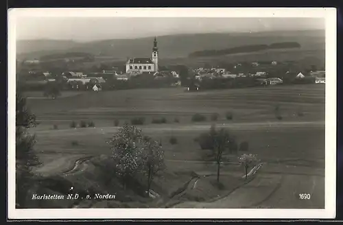 AK Karlstetten, Ortsansicht mit Kirche von Norden
