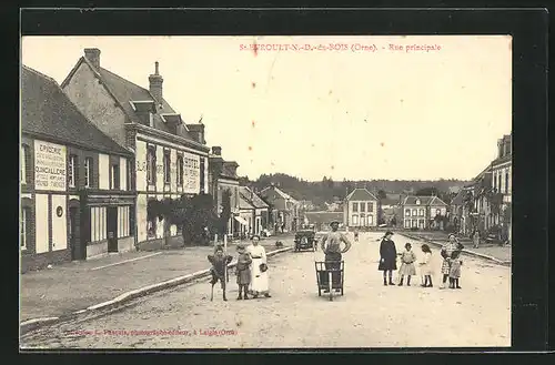 AK Saint-Evroult-Notre-Dame-du-Bois, Hotel du Perron, Rue Principale