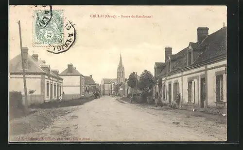 AK Crulai, Route de Randonnai, Strassenblick zur KIrche