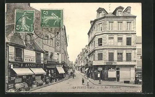AK La Ferté-Macé, La Rue d`Hautevie, Strassenpartie