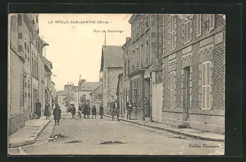 AK Le Mesle-sur-Sarthe, Rue de Coulonge, Strassenpartie