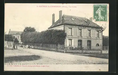 AK Saint-Maurice-lès-Charencey, Les Ecoles