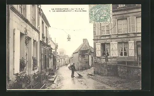 AK Le Merlerault, Rue de Sées, Strassenpartie