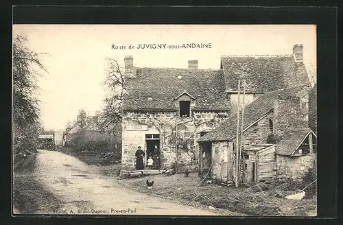 AK Juvigny-sous-Andaine, Une route