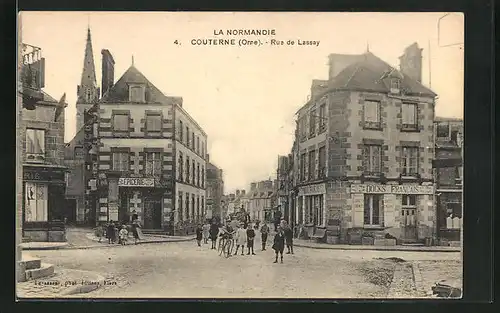 AK Couterne, Rue de Lassay, Epicerie et Docks Francais