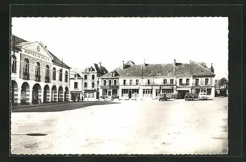 AK Longny-au-Perche, Place de l`Hotel de Ville