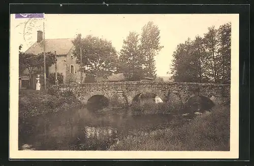 AK Alligny, Le pont sur le Ternain et la Croix antique