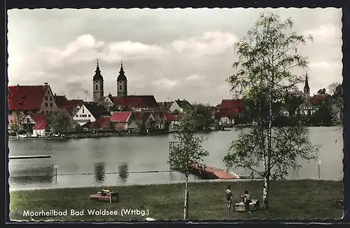 AK Bad Waldsee /Wttbg., Ortsansicht am Wasser