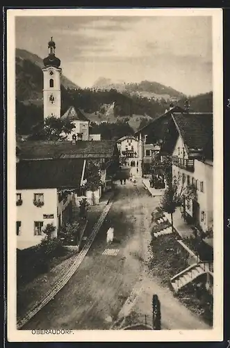 AK Oberaudorf, Strassenpartie mit Kirche