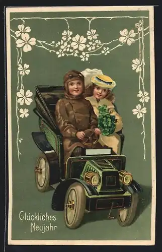 Präge-AK Paar im grünen Auto
