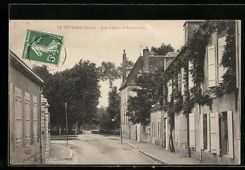 AK Le Veurdre, Rue d'Allier et Promenades