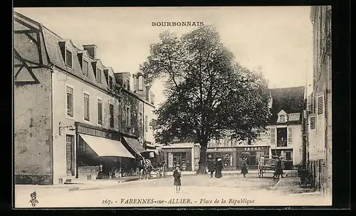 AK Varennes-sur-Allier, Bourbonnais, Place de la Republique