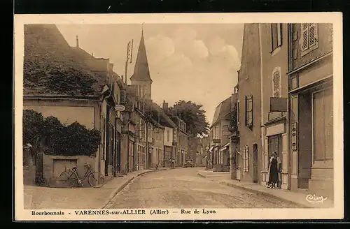 AK Varennes-sur-Allier, Bourbonnais, Rue de Lyon