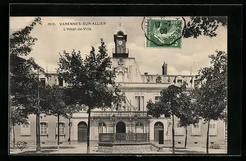 AK Varennes-sur-Allier, L'Hotel de Ville
