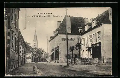 AK Varennes-sur-Allier, Bourbonnais, Rue de Lyon