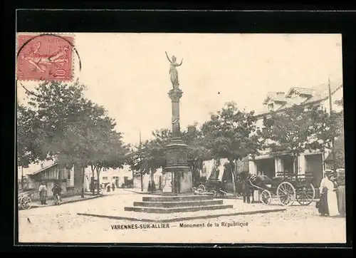 AK Varennes-sur-Allier, Monument de la Republique