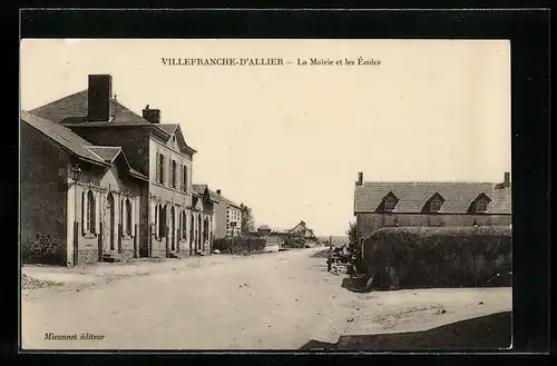 AK Villefranche-D`Allier, La Mairie et les Ècole