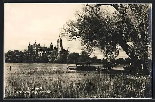 AK Schwerin i. M., Schloss vom Tennisplatz aus