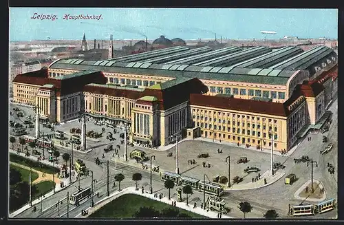 AK Leipzig, Hauptbahnhof aus der Vogelschau mit Strassenbahnen