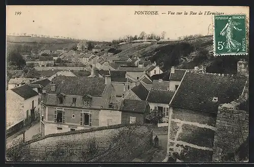AK Pontoise, Vue sur la Rue de l`Ermitage