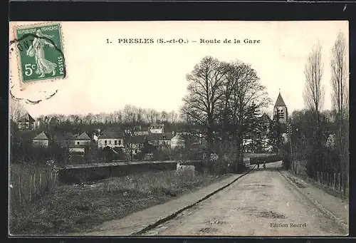 AK Presles, Vue dans la Route de la Gare