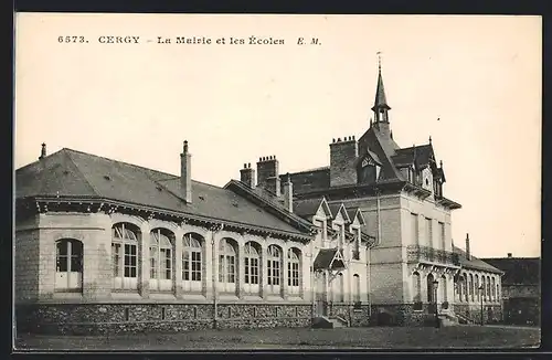 AK Cergy, La Mairie et les Écoles, vue extérieure
