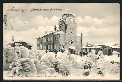 AK Oberwiesenthal, das Unterkunftshaus im Schnee auf dem Fichtelberg