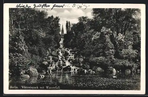 AK Berlin-Kreuzberg, Viktoriapark mit Wasserfall