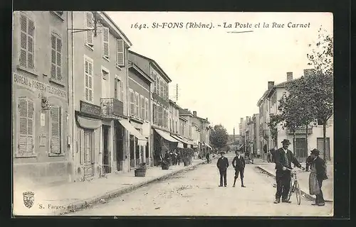 AK Saint-Fons, la Poste et la Rue Carnot
