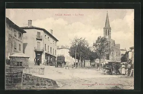 AK Jullié, La Place, Zentraler Platz mit Kirche