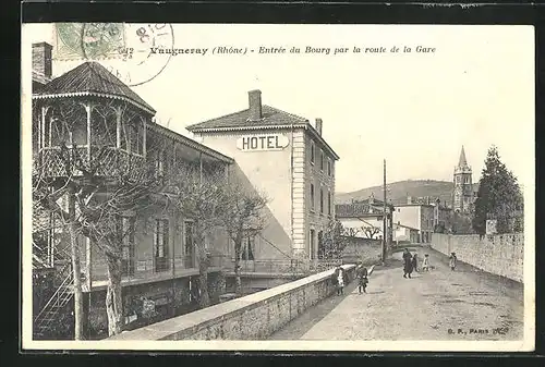 AK Vaugneray, Entrée du Bourg par la route de la Gare