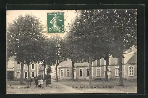 AK Aubigné, Place de la Mairie