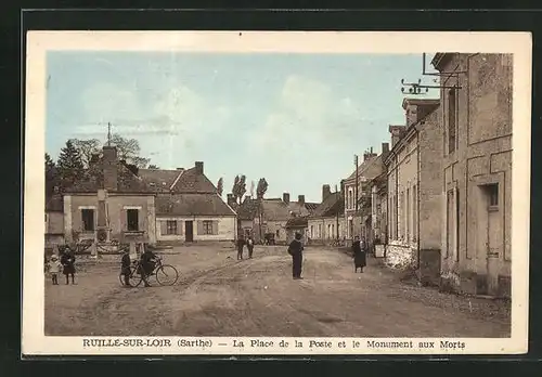 AK Ruillé-sur-Loir, La Place de la Poste et le Monument aux Morts